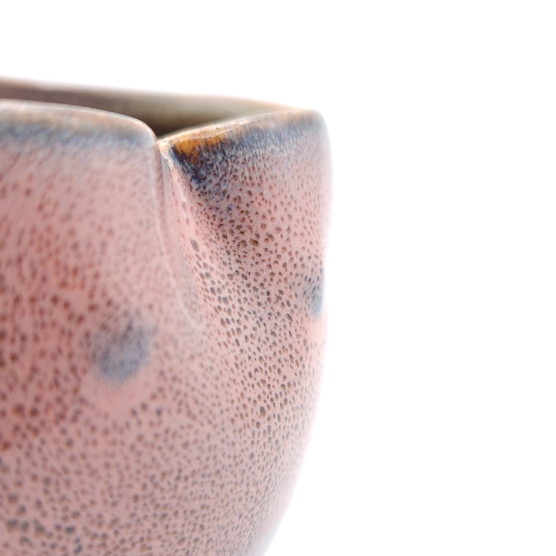 Japanese_pottery_pink_Teacup_with_Owl_motif_side detail