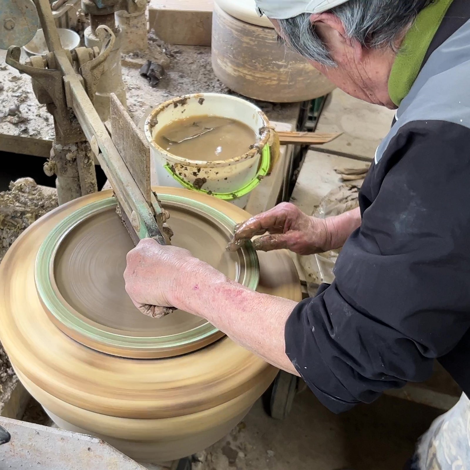 Making of Japanese plate. Tsukushi