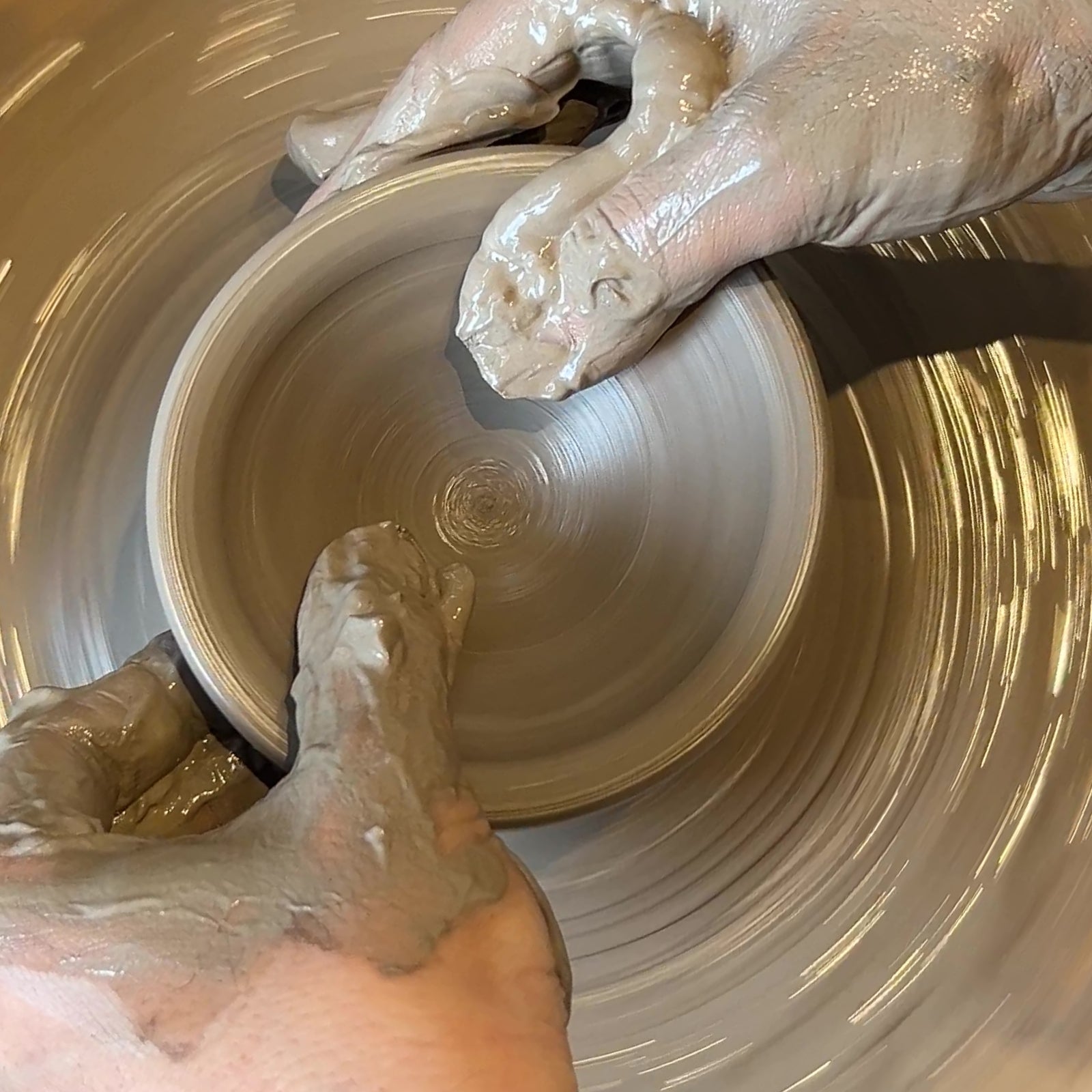 Making of Japanese pottery bowl. Tsukushi