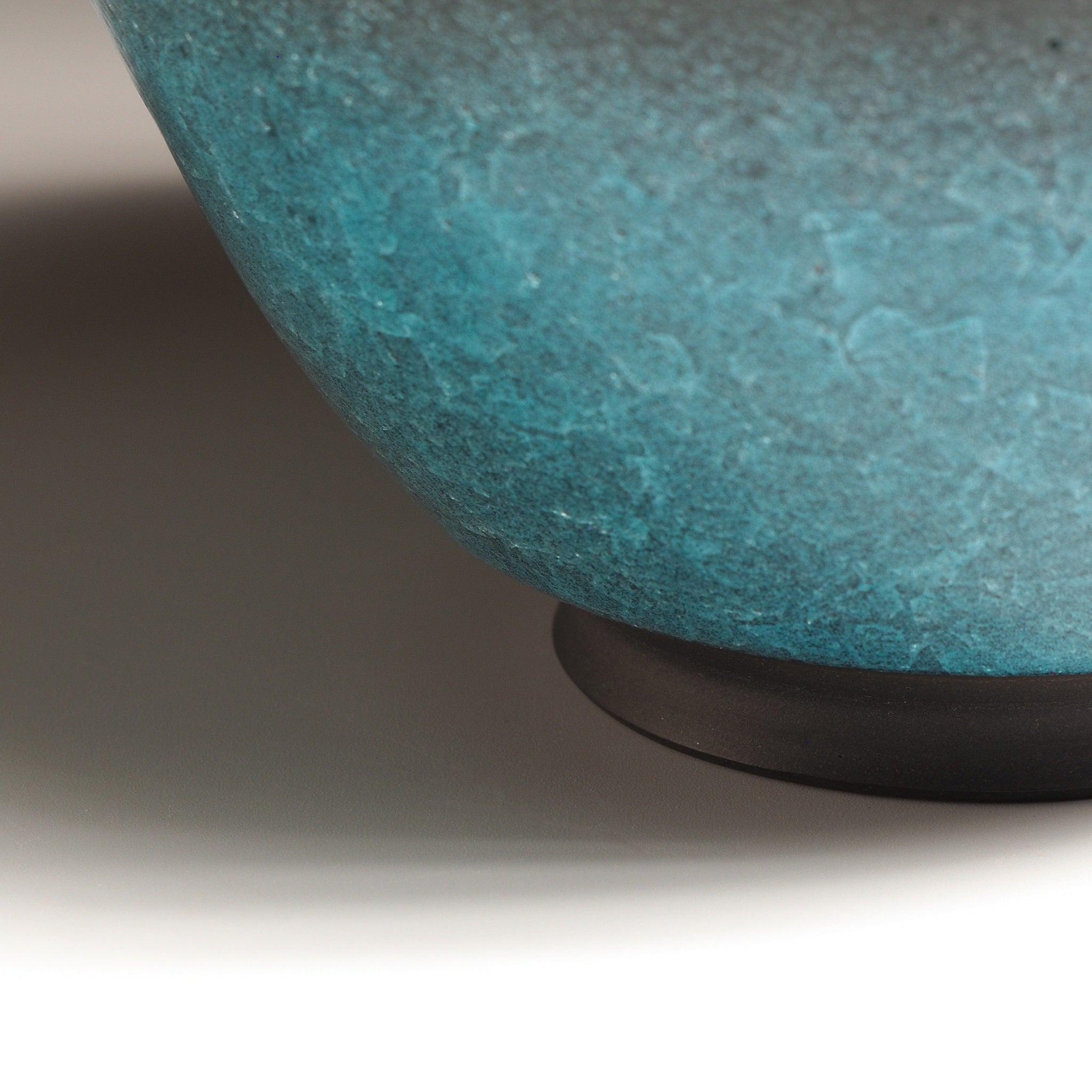 Japanese Emerald green ramen bowl bowl. Base detail