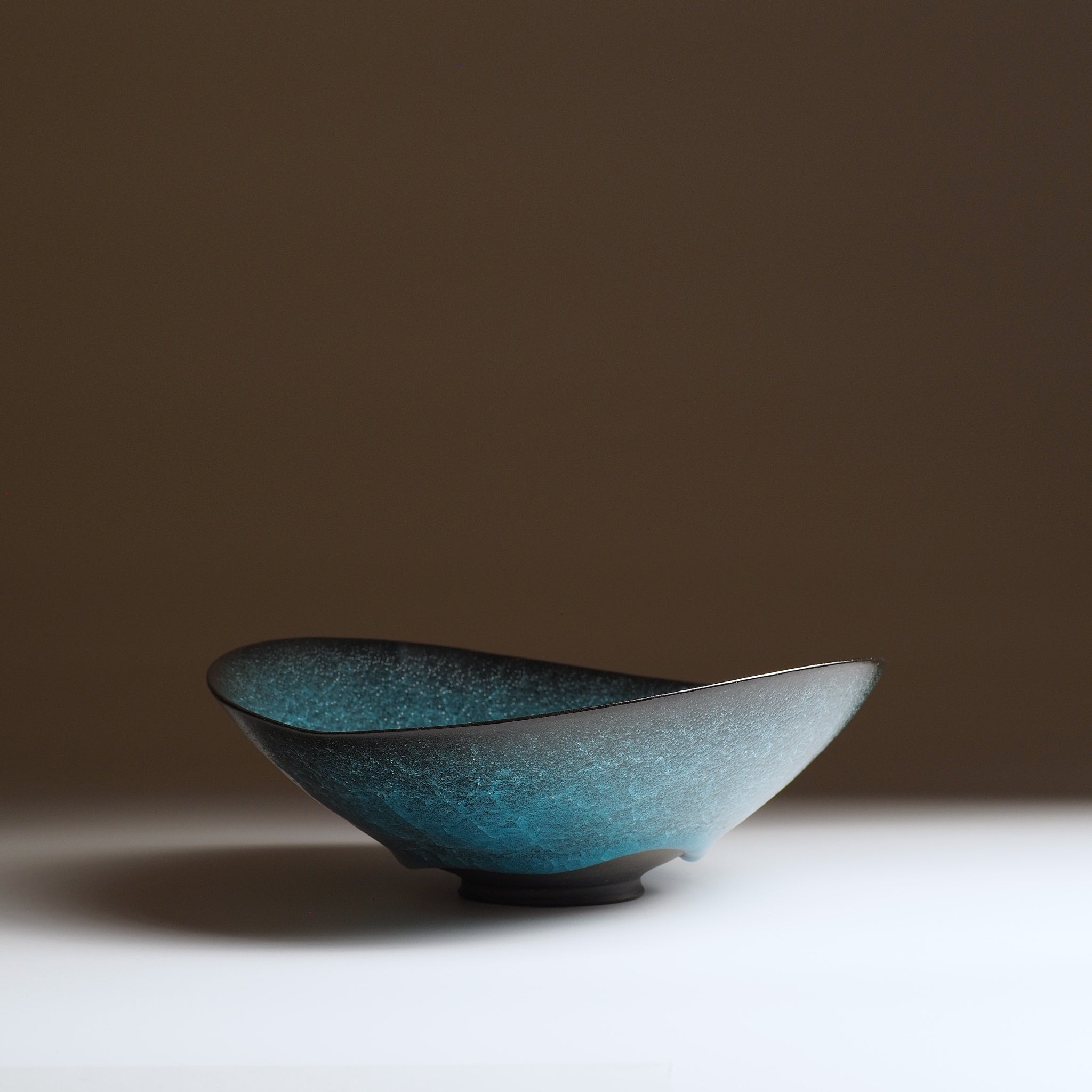 Aonami waved serving bowl, teal and jade kannyu craquelé glaze, asymmetric silhouette. Taichi Kawai, Usurai Pottery, Japan.