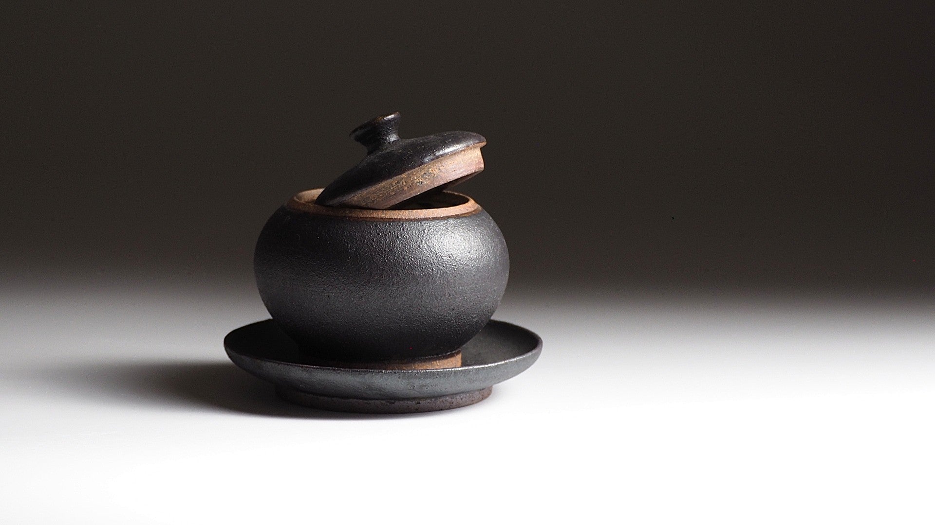 Haptic Wellness: The Power of Matte and Tactile Japanese Ceramics