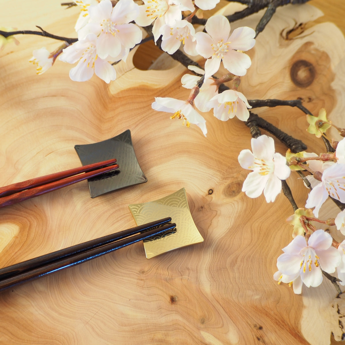 Chopsticl holder and Sakura