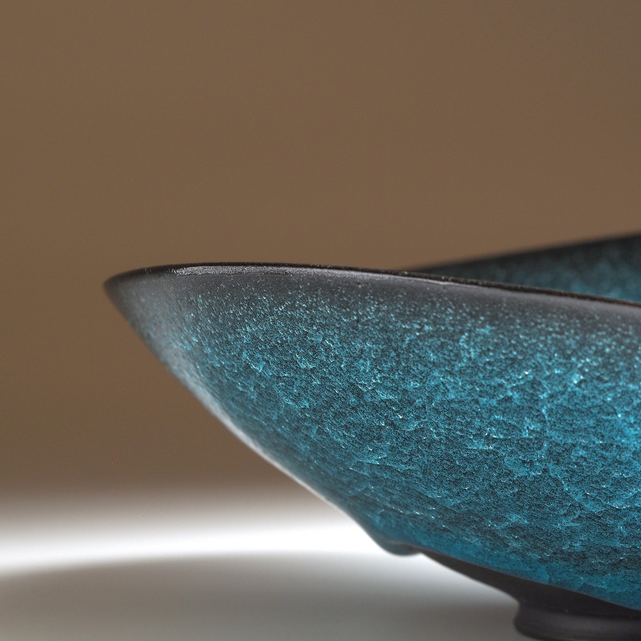 Aonami waved serving bowl, tapered rim detail with kannyu craquelé glaze texture. Taichi Kawai, Usurai Pottery, Japan.