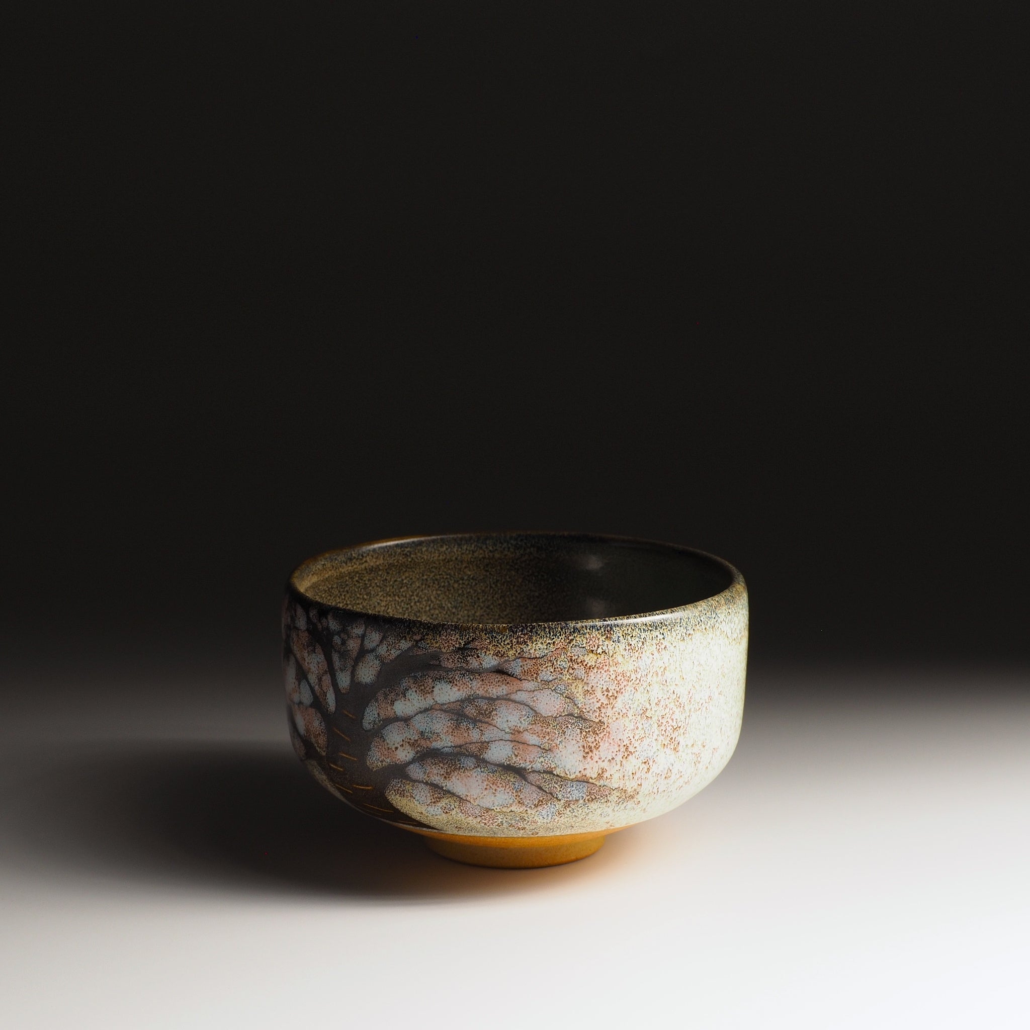 Hanagumo matcha bowl, sakura branches in Nanasai Tenmoku, warm ochre foot, Taro Kojima Japan