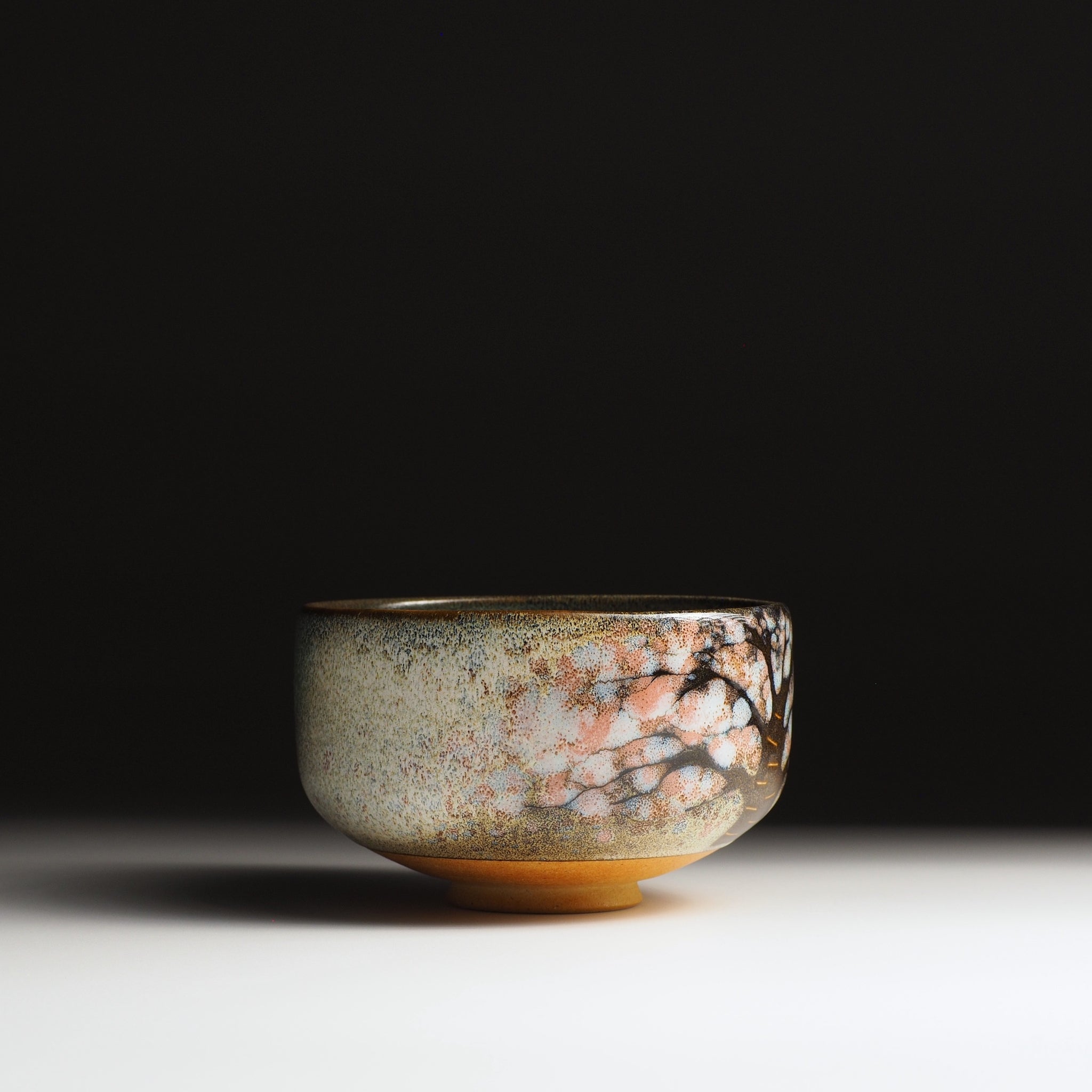 Hanagumo matcha bowl, full front view, sakura blossom glaze on Shigaraki clay, Taro Kojima Japan