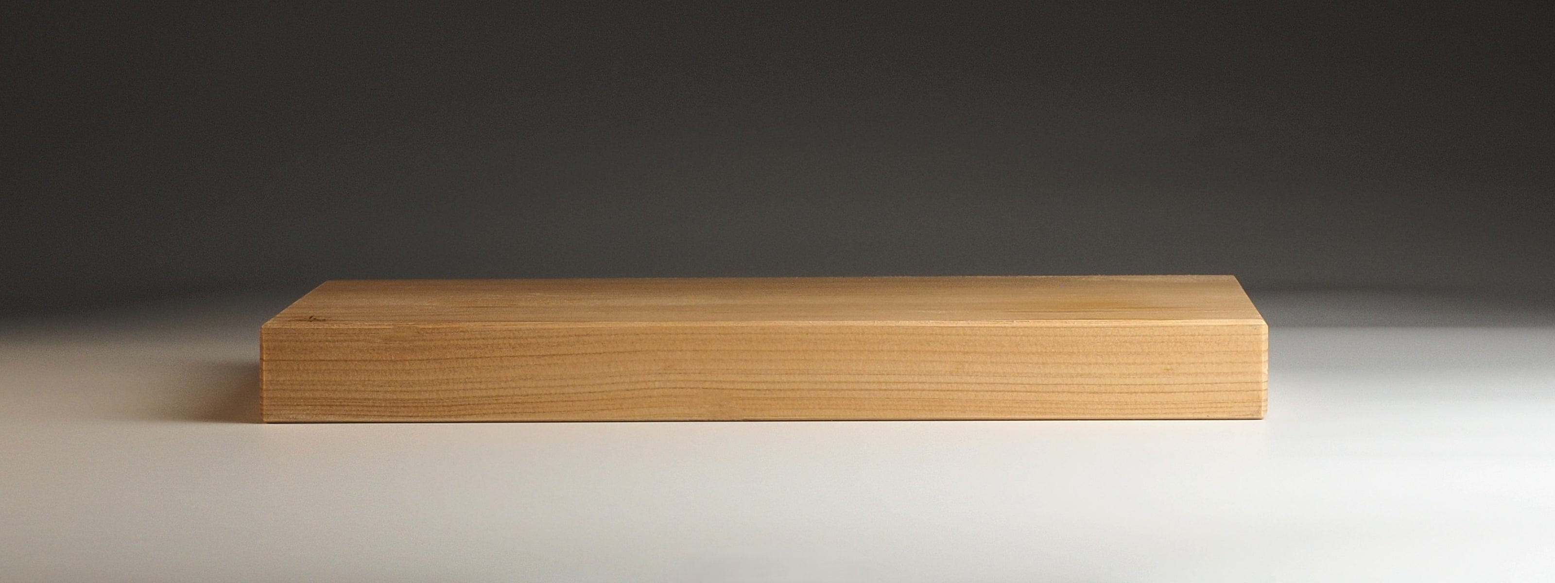Hinoki wood Japanese cutting board gradation background side zoom, Tsukushi