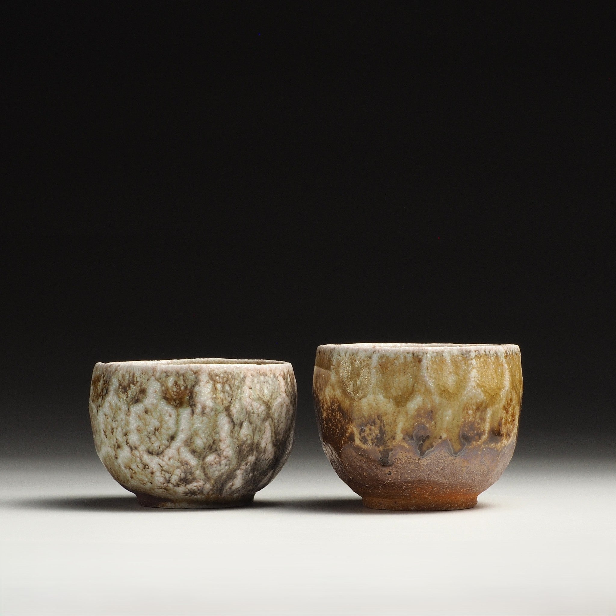 Ryoen Shigaraki Meoto yunomi set with two handmade teacups displayed side by side.